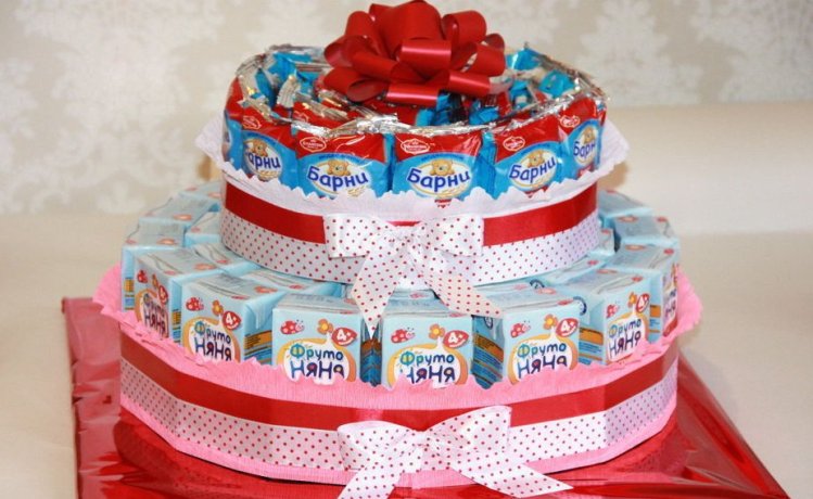 Торт для детей в детский сад для начинающих из конфет и сока