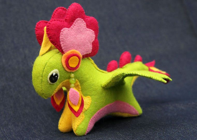 Dragon Soft Toy från improviserade material