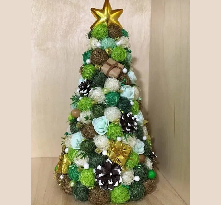Do -it -to -siself Christmas Tree