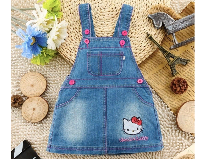 Sundress do-it-yourself selama 4-5 tahun dari jeans tua