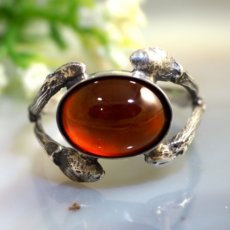 Cincin hessonite