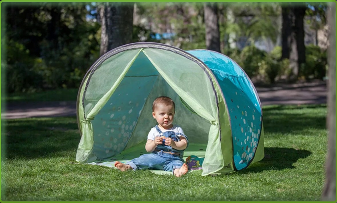 Ett tält på en picknick är viktigt för barnen