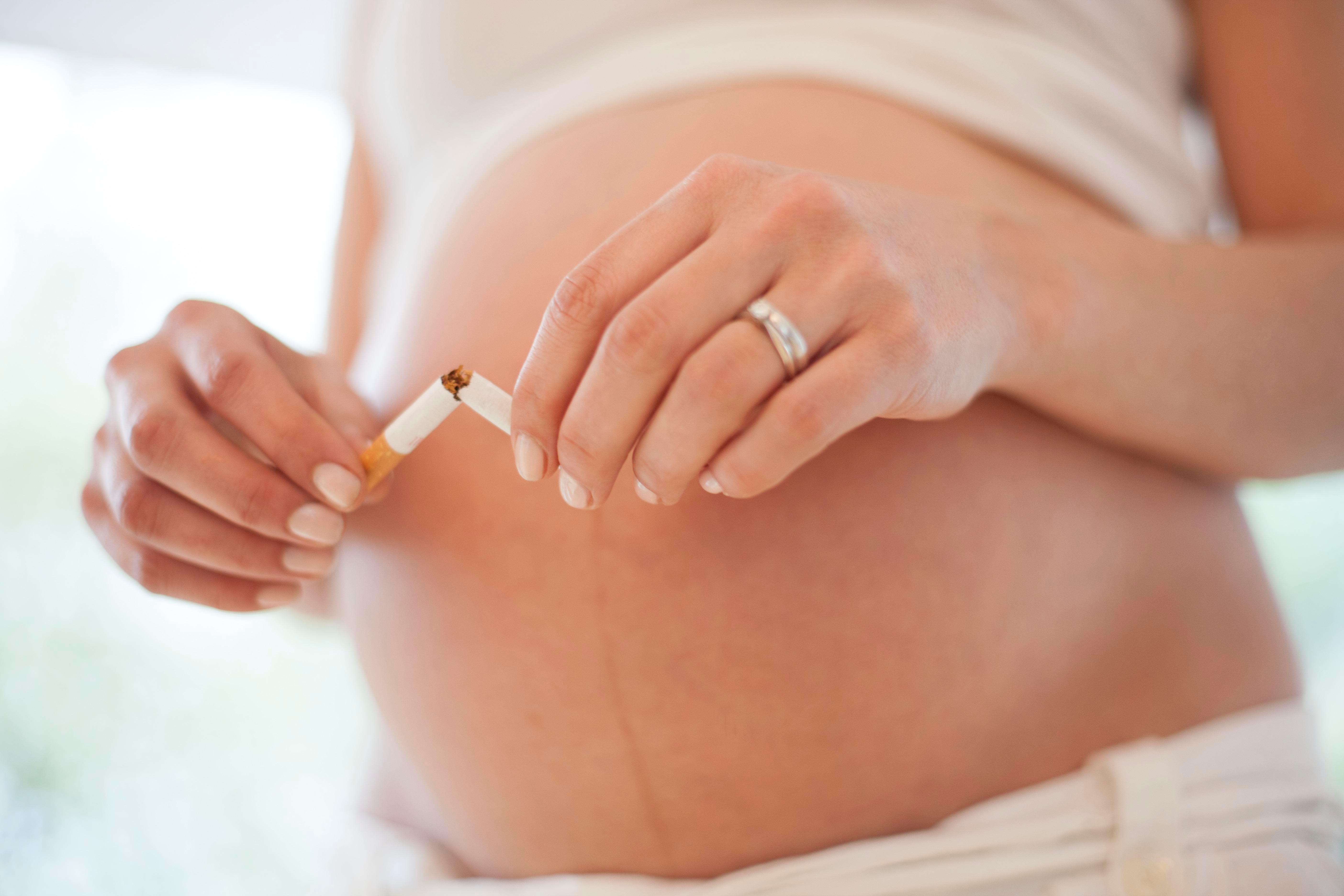 Nikotin zužuje krevní cévy a zhoršuje krevní oběh nenarozeného dítěte