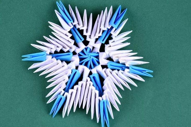 Objemová sněhová vločka v technice modulárního origami